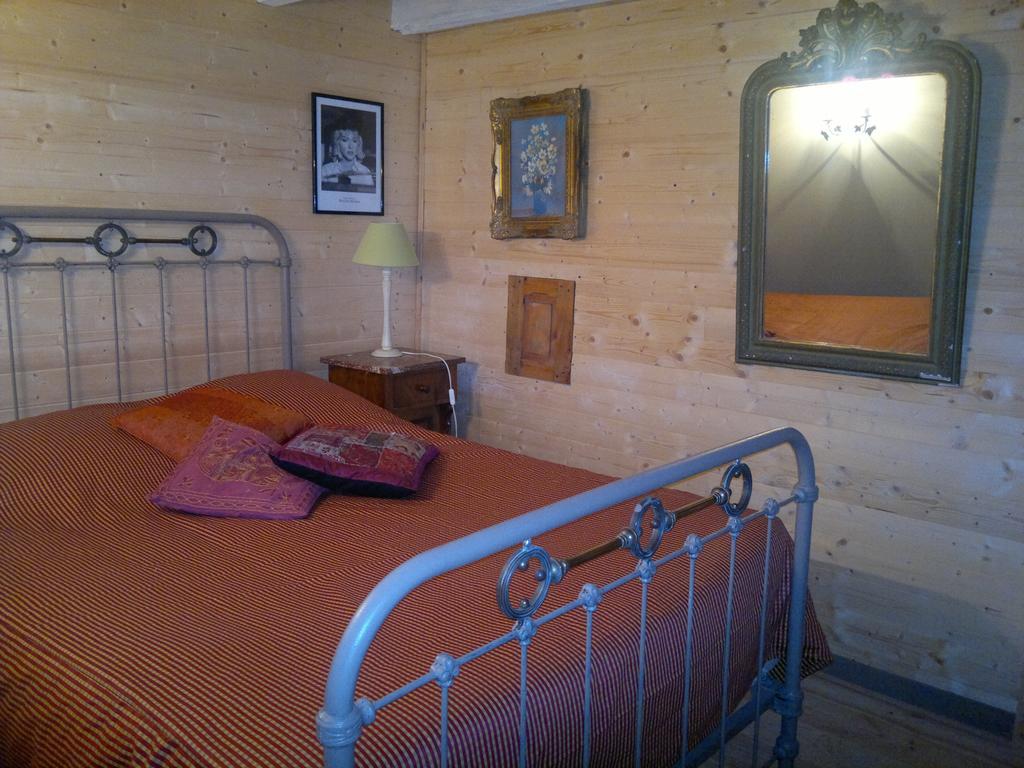 La Rolandiere Faverges-de-la-Tour Habitación foto